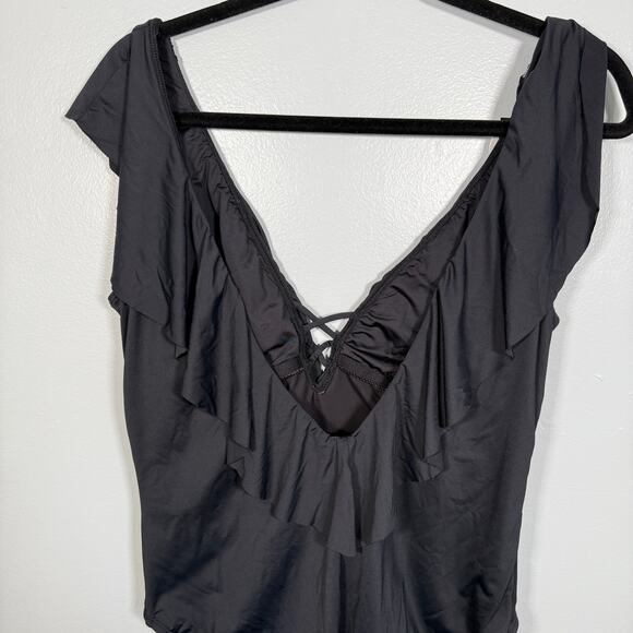 La Blanca Ruffle Plunge One-Piece Swimsuit Black 16 Tummy Control Resort - Picture 5 of 7